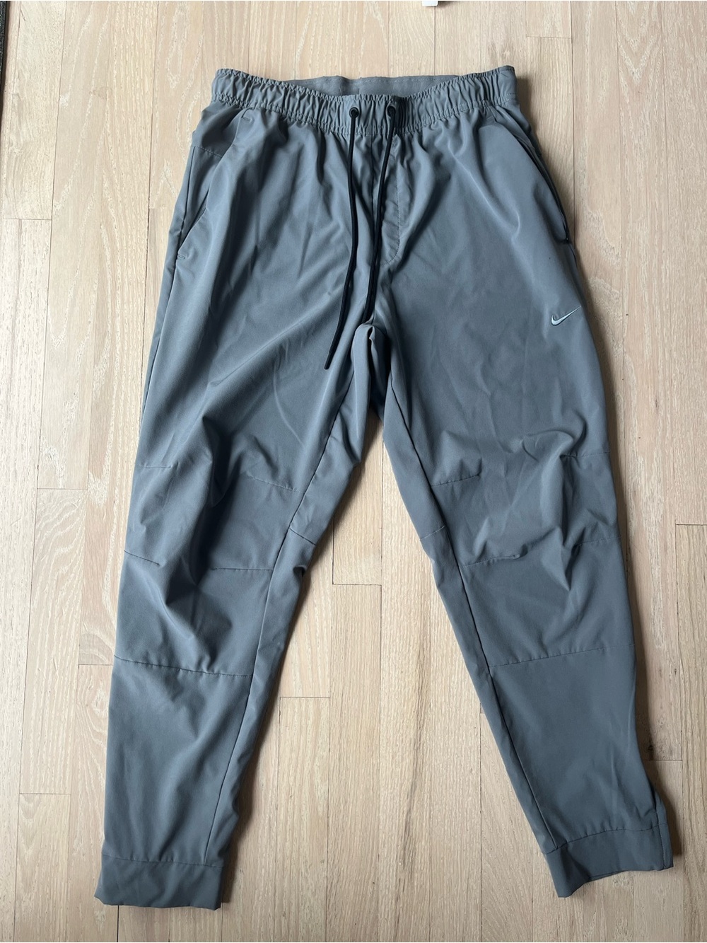 Nike Men's Dark Gray Athletic Joggers